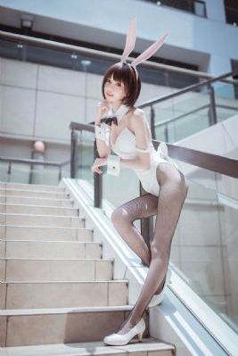 美女扒开粉嫩的尿口_DVD电视剧在线观看