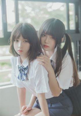 清纯女婊快穿H_蓝光在线观看